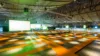 Saal bunt beleuchtet