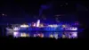Schiff in verschiedene Farben beleuchtet
