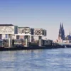 Rhein mit dem Rheinauhafen, Kölner Dom